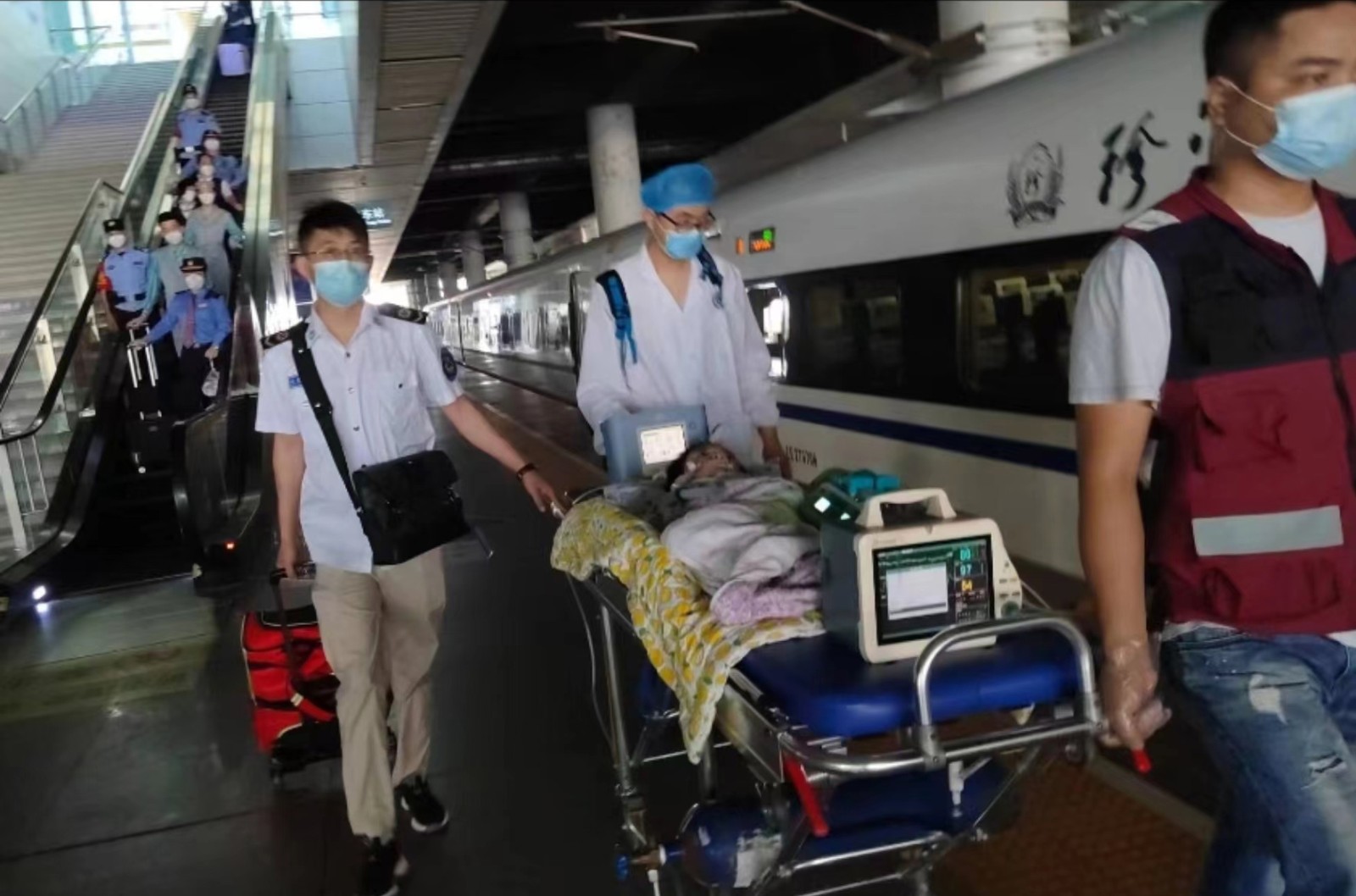 高平县高铁转运公司